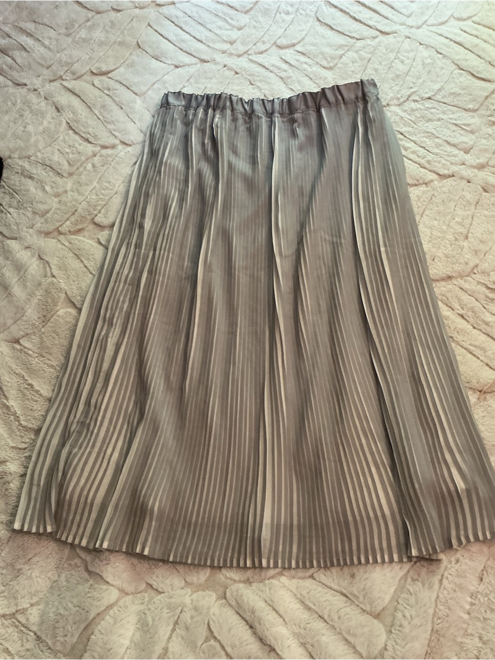 Pleated Satin Midi Skirt - Light Gray